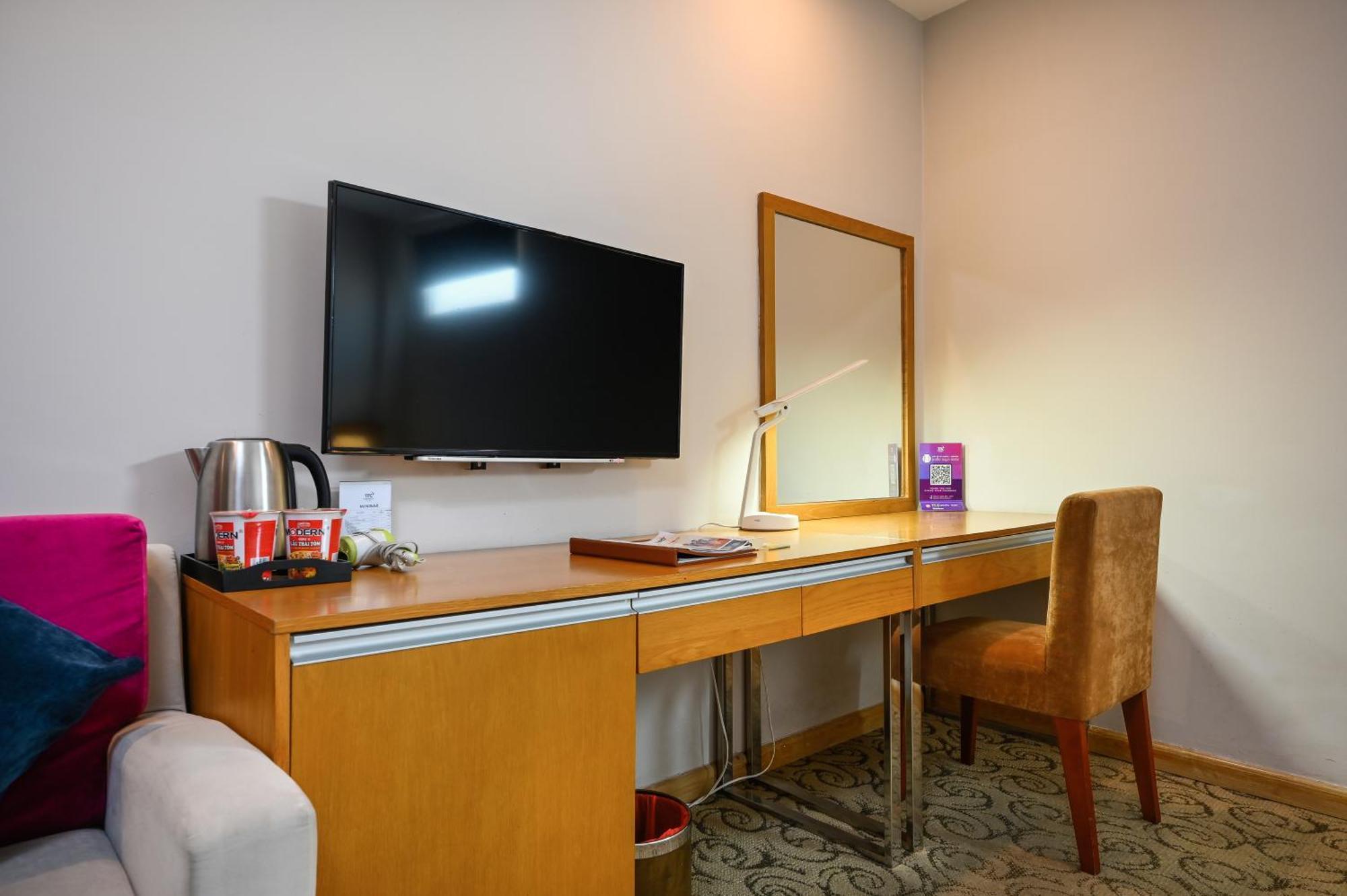 Ttc Hotel Deluxe Airport Хошимин Экстерьер фото