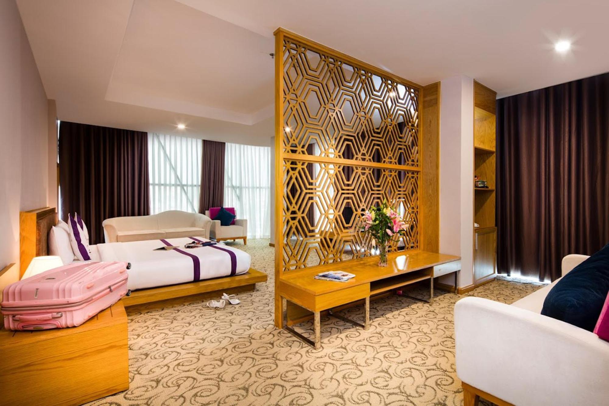 Ttc Hotel Deluxe Airport Хошимин Экстерьер фото