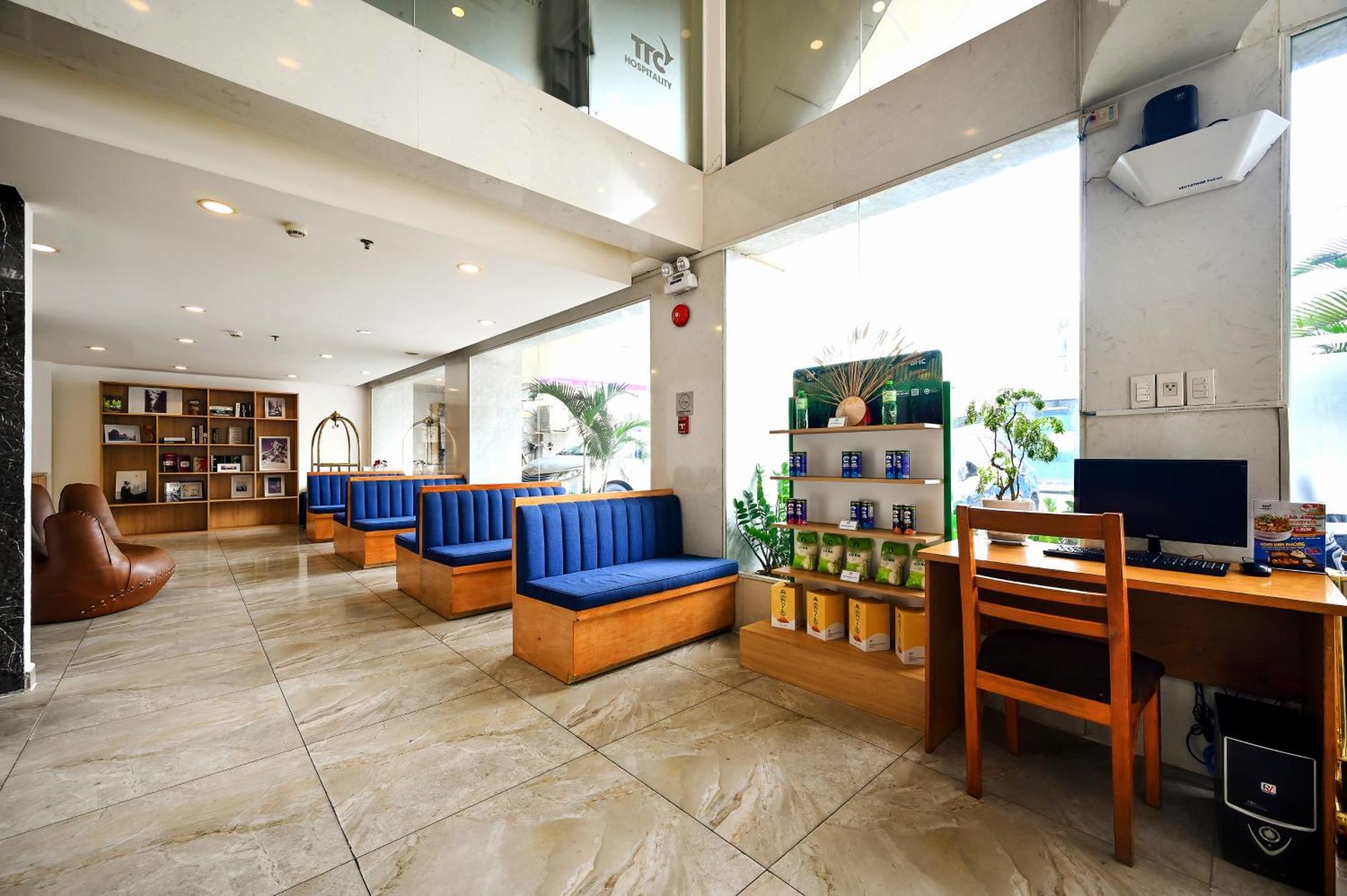 Ttc Hotel Deluxe Airport Хошимин Экстерьер фото
